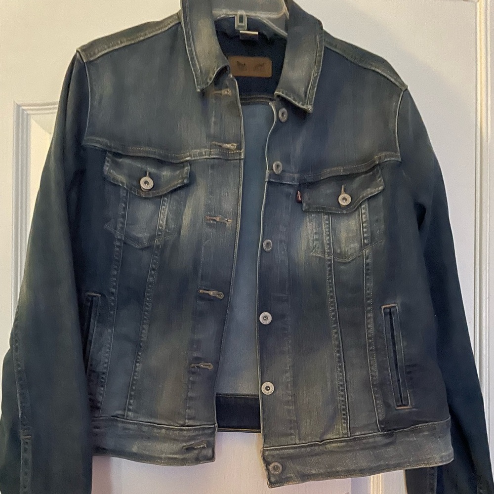 Levi’s Denim Jacket - Picture 3 of 12